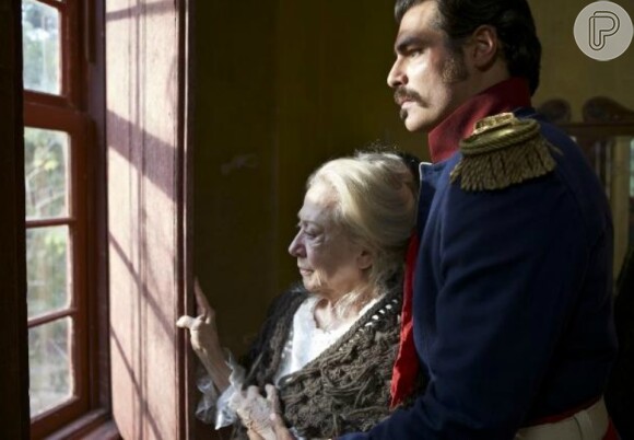 Bibiana e Capitão Rodrigo interpretados por Fernanda Montenegro e Thiago Lacerda