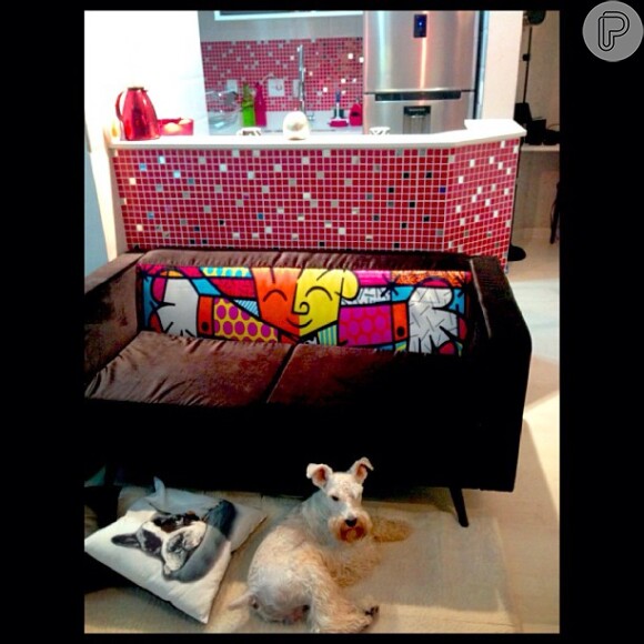 Micael Borges e Heloisy Oliveira já estão morando juntos. A modelo publicou em seu Instagram uma foto do novo apartamento
