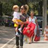 Danielle Winits curte o filho Guy, de 2 anos, do casamento com JOnatas Faro