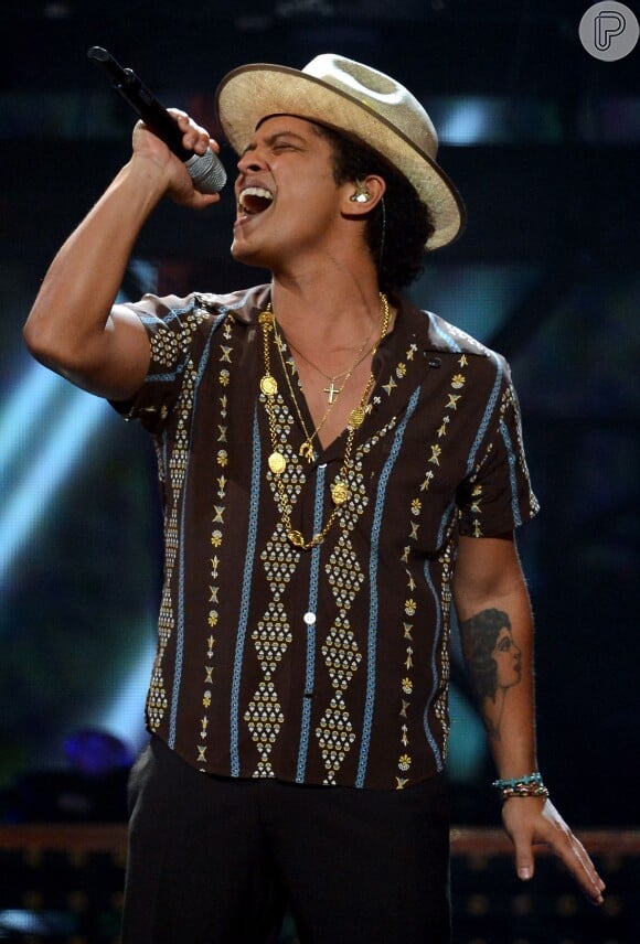 Bruno Mars foi morar em Los Angeles em 2003 para dar continuidade a sua carreira na música
