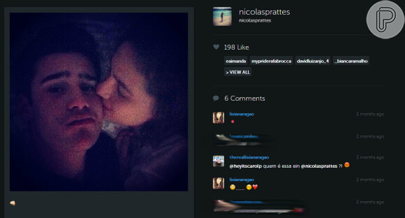 Lívian Aragão posa dando e mandando um beijo para Nicolas Prattes em uma foto publicada no Instagram do rapaz. A menina é filha de Renato Aragão, o Didi