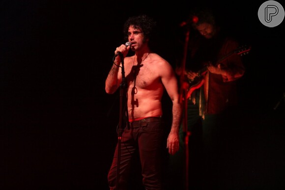 Eriberto Leão apresenta a peça 'Jim Morrison' na Festa Internacional de Teatro de Angra dos Reis, no Rio de Janeiro, em 6 de outubro de 2013