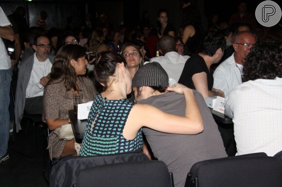 Mauro Lima e Alinne Moraes namoram no show de Marisa Monte, em agosto de 2012, no Rio