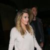Kim Kardashian exibe novo visual na companhia de amigo