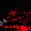 Stevie Wonder toca piano em show