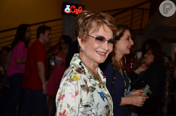 Glória Menezes completa 79 anos neste sábado, 19 de outubro de 2013