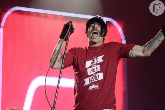 Anthony Kiedis, o vocalista do Red Hot Chilli Peppers, cantou com a camisa de uma cervejaria brasileira no Rock in Rio 2011