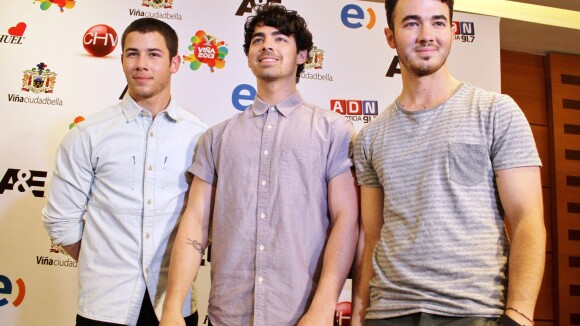 Jonas Brothers deleta conta no Twitter e aumenta rumores de separação