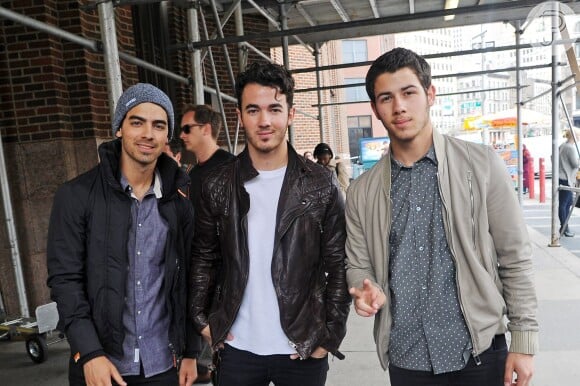 Joe, Kevin e Nick formam o Jonas Brothers