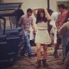 Bruna Marquezine se arruma para começar a gravar cenas de 'Em Família'