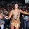 Juliana Alves samba com vestido decotado