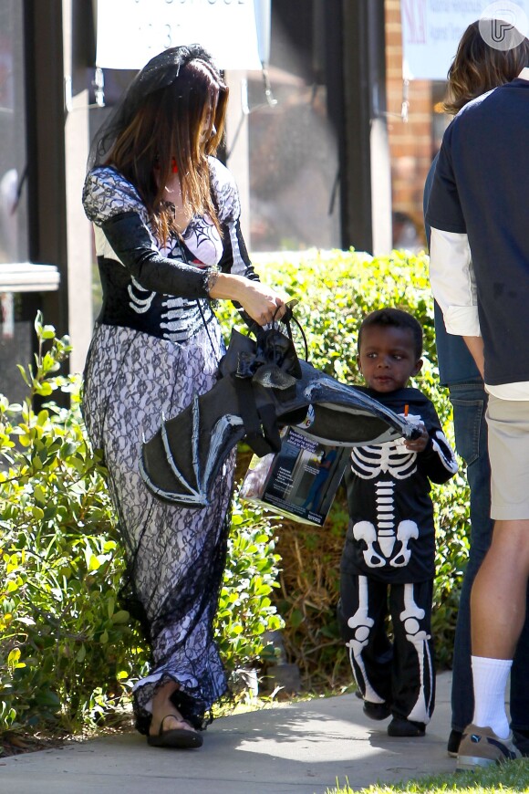 Sandra Bullock e o filho, Louis. O menino foi adotado em 2010 pela atriz