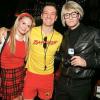 Os atores Jennifer Morrison e JC Chasez vão à festa de Halloween de Matthew Morrison, que se vestiu como o artista Andy Warhol
