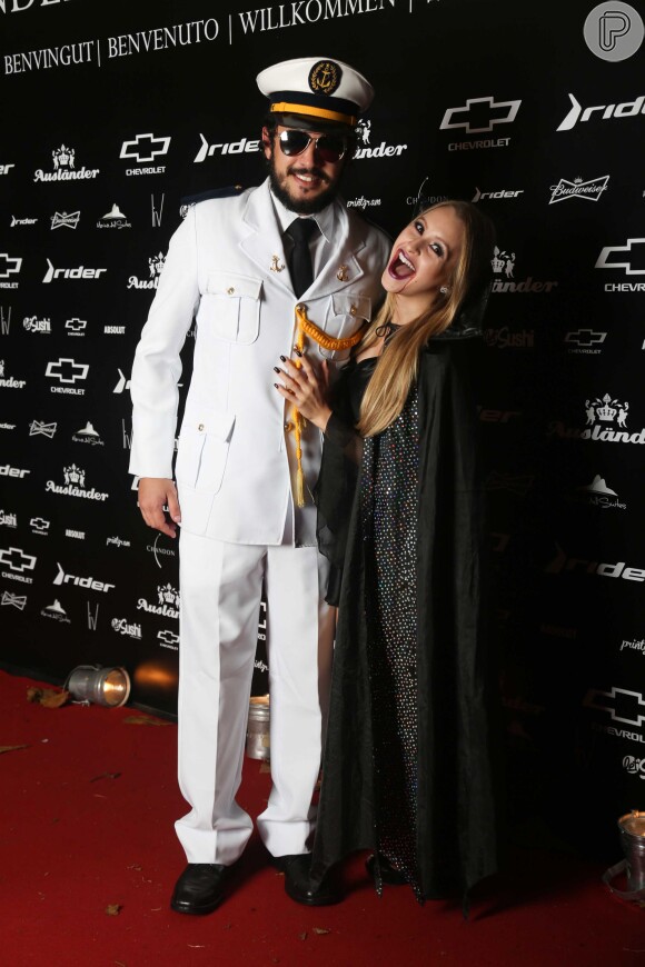O casal Carla Diaz e Felipe Lombardi também estiveram na sexta edição do Halloween da Ausländer, no dia 26 de outubro de 2013. Enquanto a atriz estava de vampira, ele se fantasiou de marinheiro