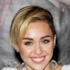 A cantora Miley Cyrus revela admite sentir-se como uma perdedora