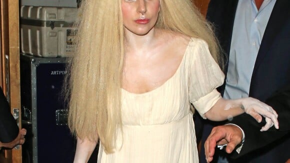 Lady Gaga sobre roupas excêntricas: 'Para não enfrentar a realidade'. Veja looks