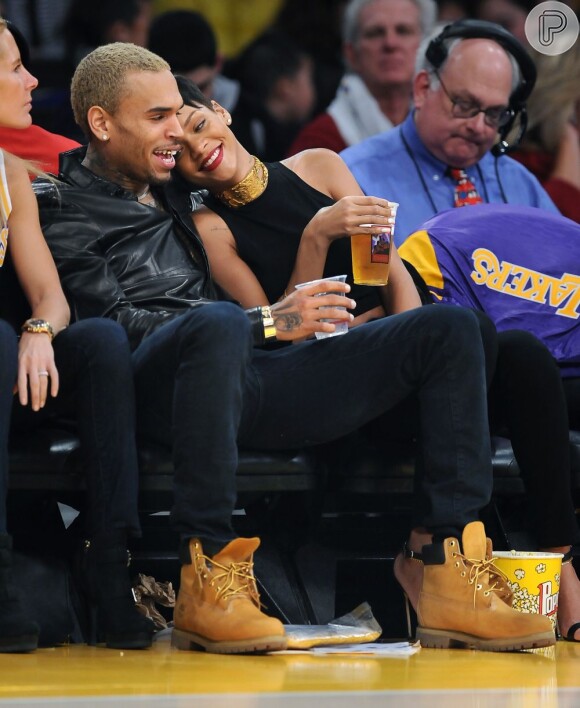 Rihanna e Chris Brown reatam namoro