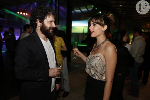 Caco Ciocler e Luisa Micheletti conversam na festa de 'Além do Horizonte'