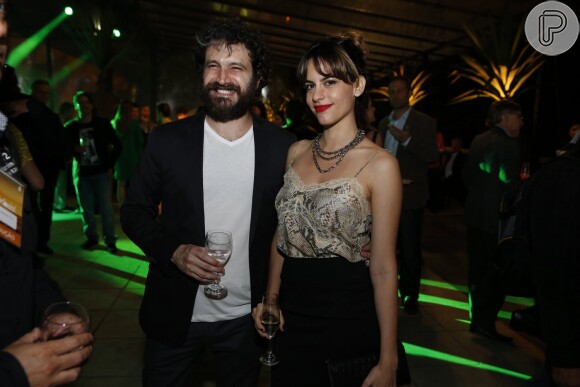 Caco Ciocler e Luisa Micheletti curtiram juntos a festa de lançamento da novela 'Além do Horizonte', da TV Globo. O ator assumiu para o Purepeople que está namorando a atriz e apresentadora há quatro meses