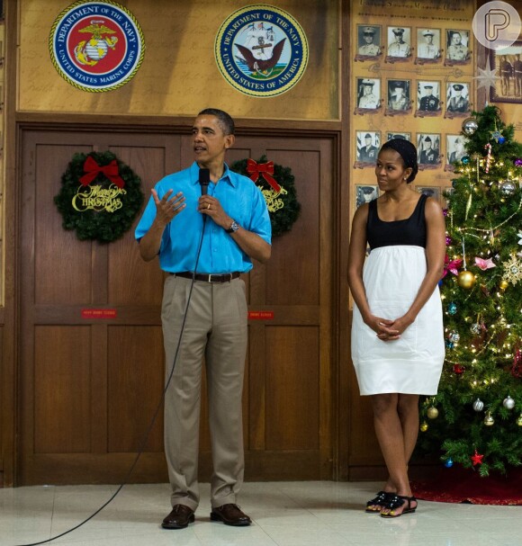 Barack Obama e Michelle Obama vão com os filhos à cidade natal do presidente, Honolulu, no Havaí
