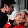 Félix (Mateus Solano) tenta esganar Edith (Bárbara Paz), em cena de 'Amor à Vida'