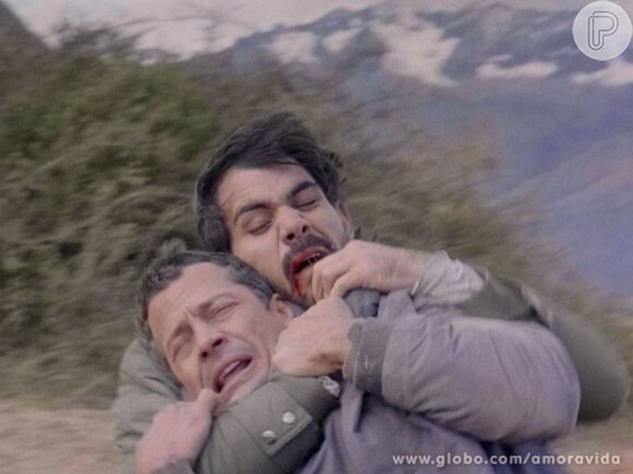 Ninho (Juliano Cazarré) e Bruno (Malvino Salvador) brigam novamente, desta vez no Peru, em 'Amor à Vida'