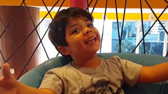 Filho de 5 anos de Wesley Safadão vira youtuber e impressiona fãs: 'Voz igual'