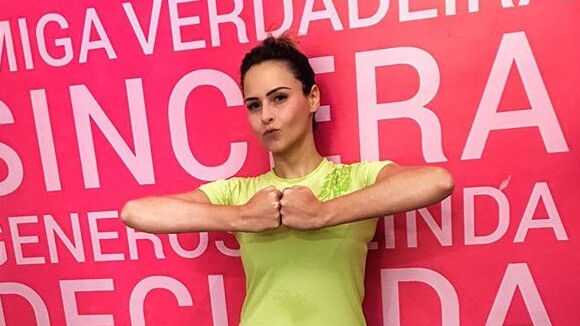 Ex-BBB Ana Paula inicia malhação após engordar quase 6Kg: 'Balé, ioga e jump'
