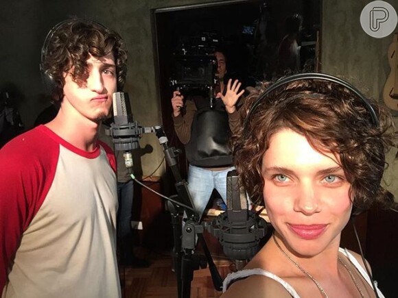 Atualmente, Bruna Linzmeyer está gravando o longa-metragem 'Partiu Paraguai' com Johnny Massaro. O ator interpretou seu irmão em 'A Regra do Jogo'