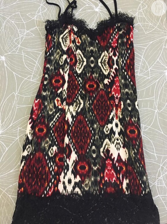 Ex-BBB Munik está vendendo esse vestido estampado por R$ 50