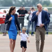 William e a mulher, Kate Middleton, levam príncipe George a show aéreo. Fotos!