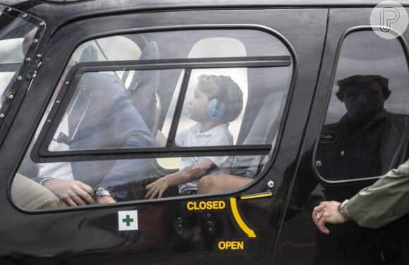Príncipe William e a mulher, Kate Middleton, levaram o filho George no evento Royal International Air Tattoo