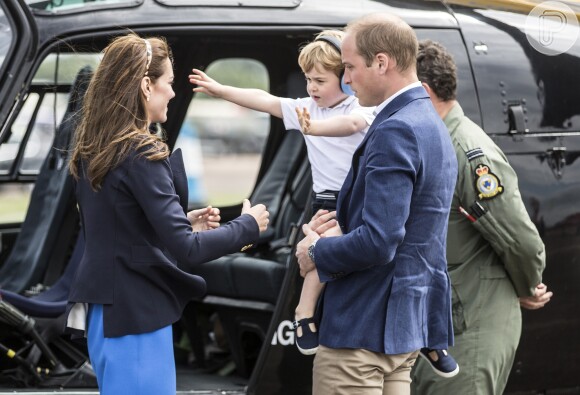 Príncipe George roubou a cena ao aparecer com os pais, William e Kate Middleton