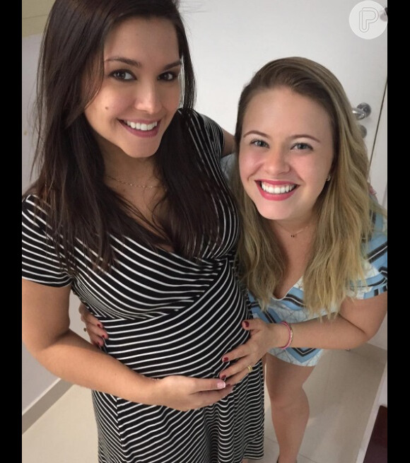 Thais Fersoza mostrou a evolução da barriga na sua conta de Instagram