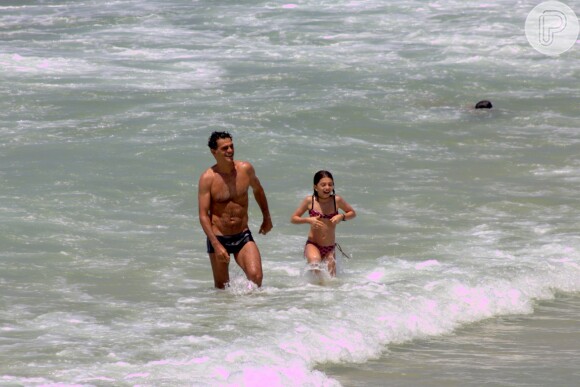 Em janeiro de 2016, Eduardo Moscovis e Cynthia Howlett curtiram uma praia em família