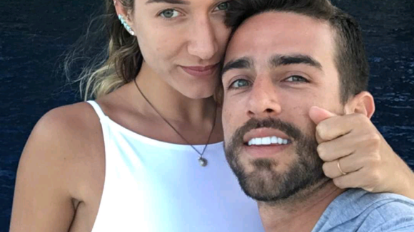 Gabriela Pugliesi é pedida de casamento pelo namorado, Erasmo Vianna: 'Sim'