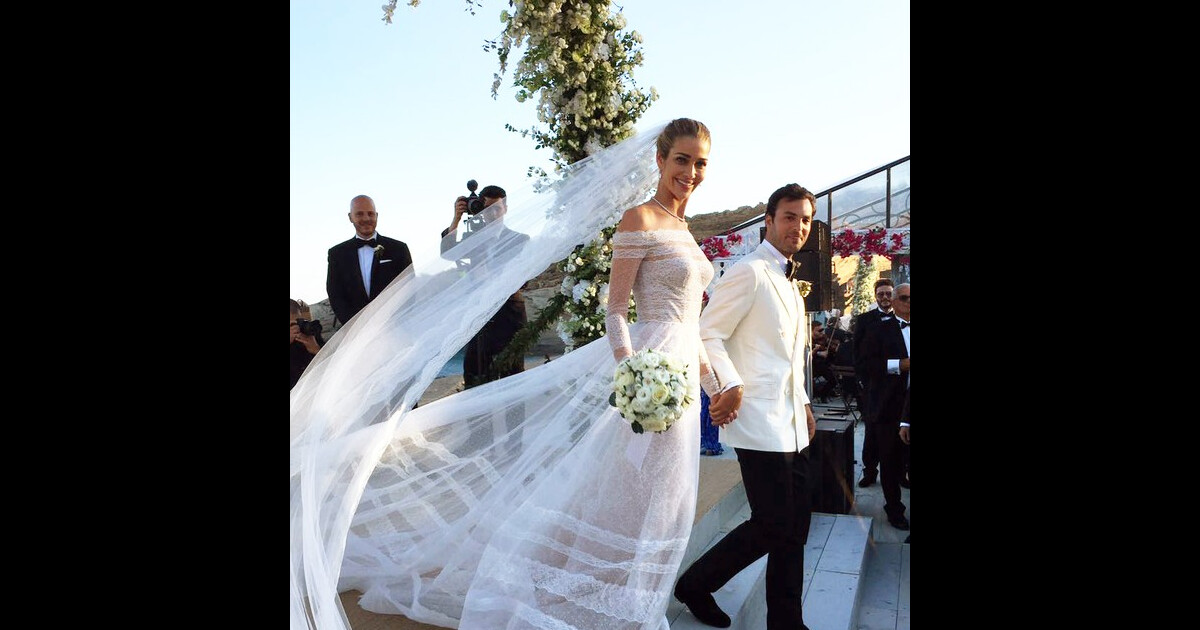 Casamento quase secreto? Com vestido de noiva curto, Anya Taylor-Joy é  flagrada por paparazzi ao se casar na Itália. Foto!: Fotos - Purepeople