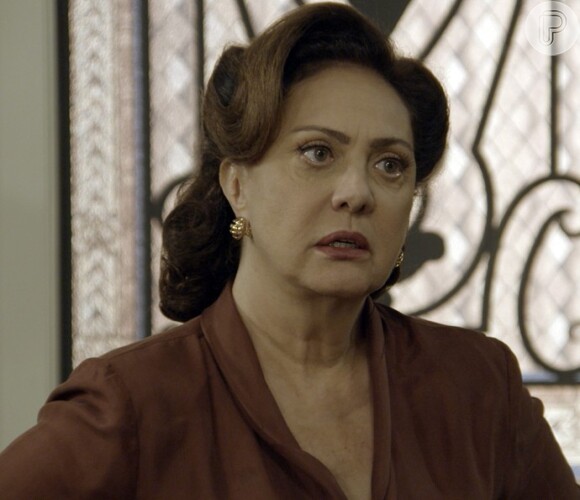 Anastácia (Eliane Giardini) diz a Araújo (Flávio Tolezani) que não faz trato com golpista, na novela 'Êta Mundo Bom!'