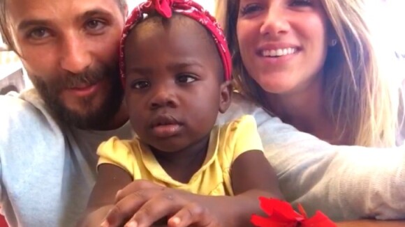 Bruno Gagliasso e Giovanna Ewbank são criticados após adotar criança africana
