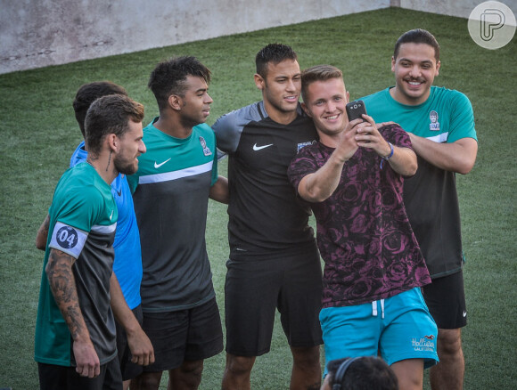 Neymar recebeu Wesley Safadão para uma animada partida