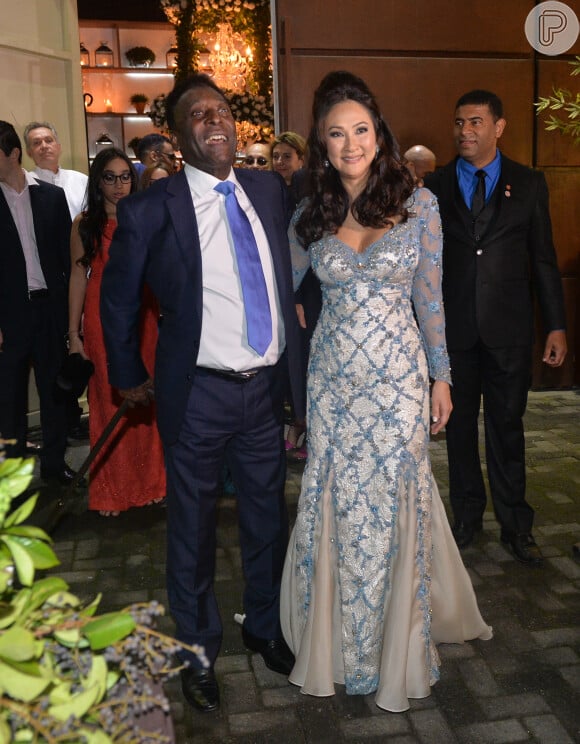 Pelé se casou com a empresária Marcia Cibele Aoki, na noite de sábado, 09 de julho de 2016, em celebração reservada e restrita aos familiares