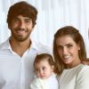 Maria Flor, de 7 meses, é fruto do relacionamento de Deborah Secco e Hugo Moura