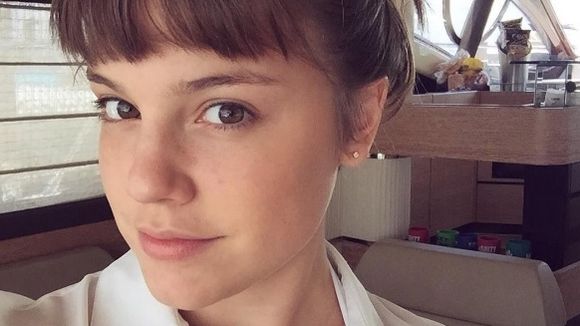 Alice Wegmann adota franja para novela 'A Lei do Amor': 'Cabelo moderno'