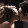 Beto (João Baldasserini) se declarou e beijou Tancinha (Mariana Ximenes), mas ela omitiu o beijo de Apolo (Malvino Salvador) quando reatou com ele, na novela 'Haja Coração'