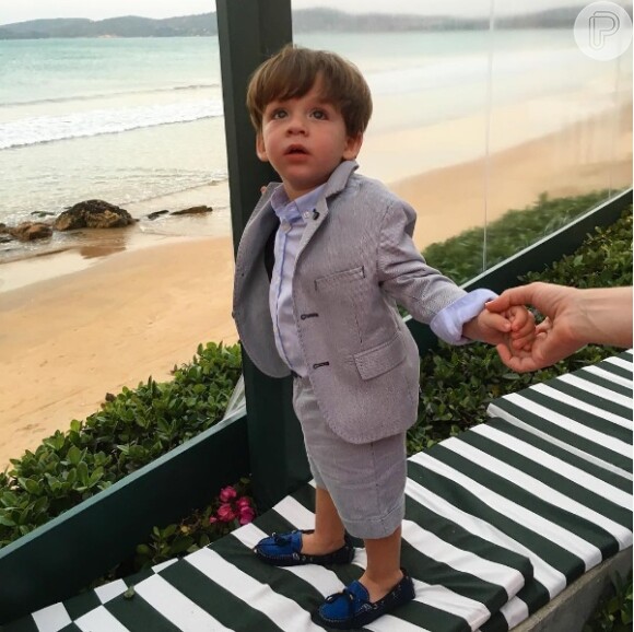 Luma Costa posta foto do filho, Antonio, de 2 anos, com roupa social, em 16 de julho de 2016