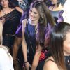 Camila Queiroz dançou funk no meio do público no Baile da Favorita, no Rio, neste sábado, 16 de julho de 2016