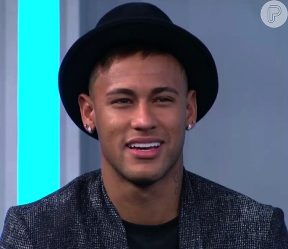 Neymar usou um tênis com cristais usados no 'Domingão do Faustão' custam R$ 10,7 mil