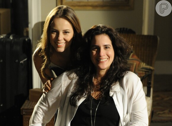 Mariah (Lúcia Veríssimo) procura Paloma (Paolla Oliveira) após descobrir que Aline (Vanessa Giácomo) a separou de Bruno (Malvino Salvador), em 'Amor à Vida', em novembro de 2013