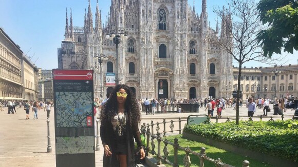 Ludmilla viaja para Itália, vai a show de Beyoncé e compra tênis de R$ 6 mil
