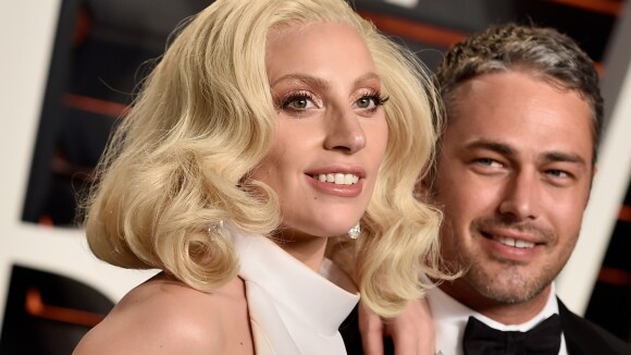 Lady Gaga termina noivado com Taylor Kinney: 'Distância e agendas complicadas'